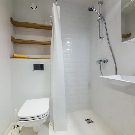 Best Apartments- Mere טאלין